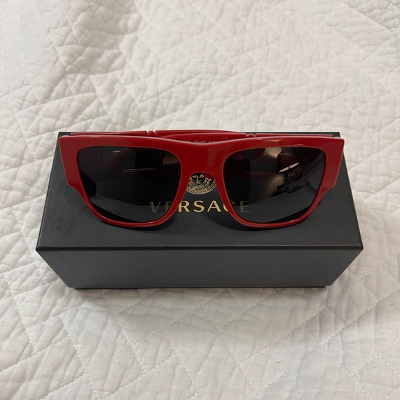 Versace Acétate Sunglasses - Picture 2 of 7